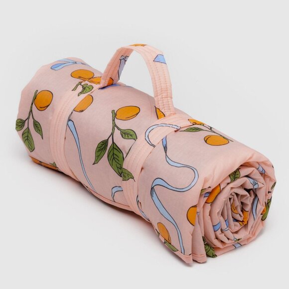 BAGGU Handbags - NWT Baggu Puffy Picnic Blanket -  Apricots & Ribbons